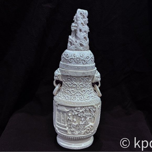 Intricate Vintage/Antique Decorative Vessel in the tradition of Chinese artistry - Picture 5 of 10
